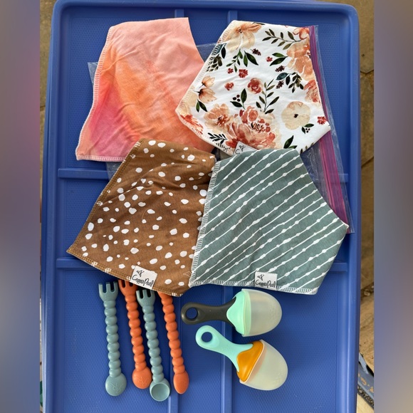 Baby accessories, Ryan&Rose cutie tensil spoon, frozen teether, copper&pearl bib - Picture 2 of 12